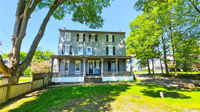 Backyard, Exterior, Facade, American Foursquare