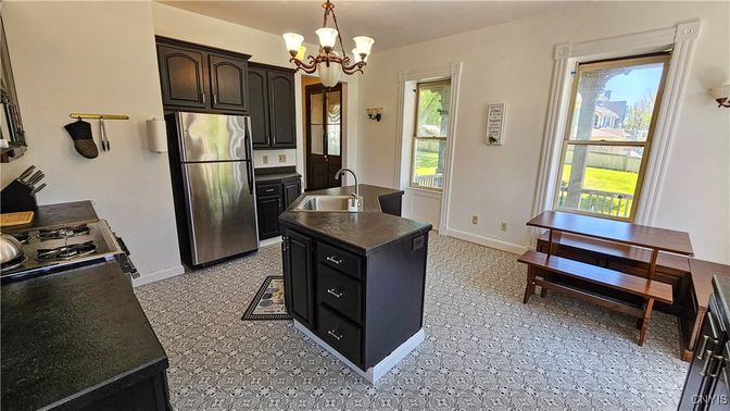 Chandelier, Interior, Kitchen