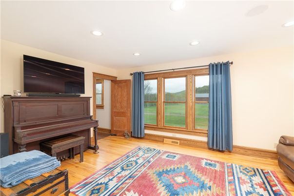 Interior, Piano, Recessed Lighting, Wood Texture Flooring