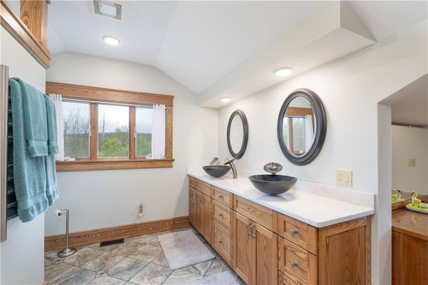 Bathroom, Dual Sink Vanities, Interior, Recessed Lighting