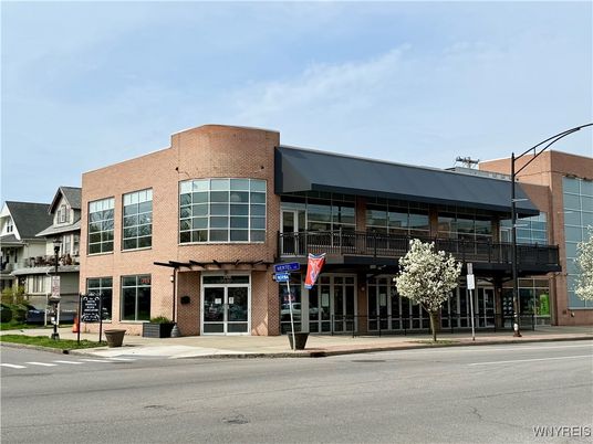 Exterior, Facade, Brick Facade, Highrise