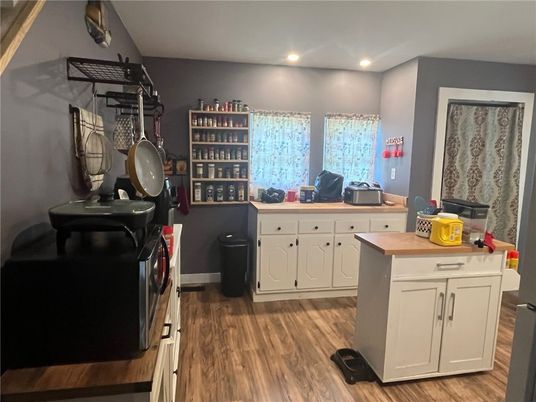 Interior, Recessed Lighting, Washer, Wood Texture Flooring