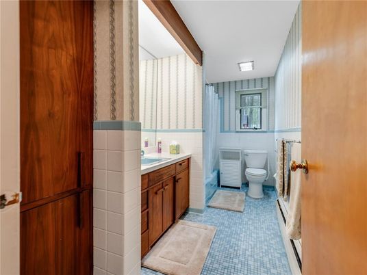 Bathroom, Interior, Tile Countertops