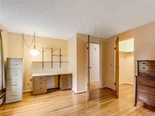 Interior, Pendant Lights, Wood Texture Flooring