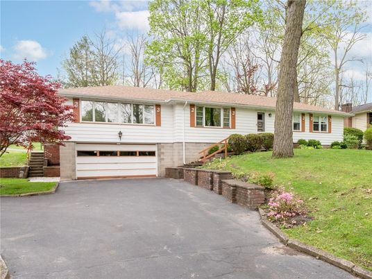 Attached, Exterior, Facade, Raised Ranch