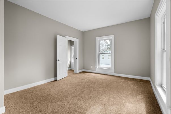 Empty room, Interior
