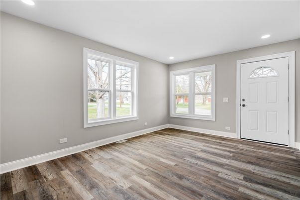 Empty room, Interior, Recessed Lighting, Wood Texture Flooring