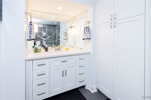 Bathroom, Interior, Recessed Lighting