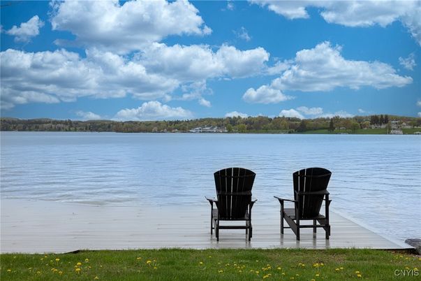 Exterior, Lake