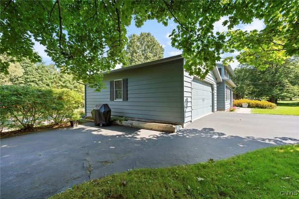 Detached Garage, Exterior