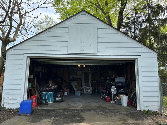 Detached Garage, Exterior