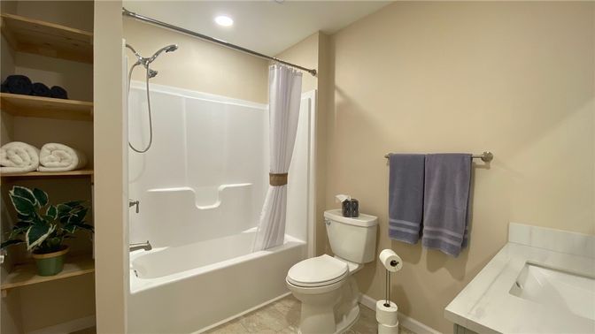 Bathroom, Interior, Recessed Lighting