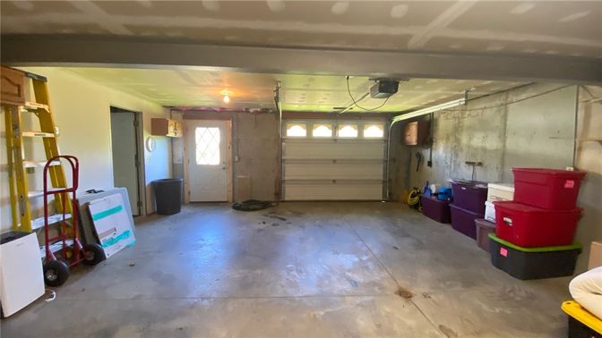 Garage, Interior
