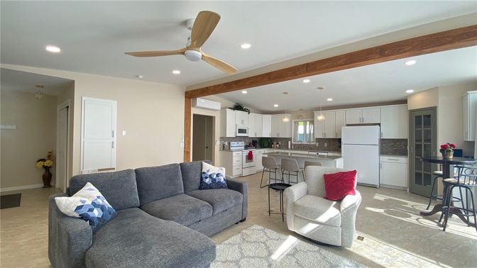 Interior, Kitchen, Living room, Pendant Lights, Recessed Lighting, Wooden Beams