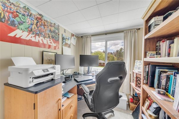 Home Office, Interior