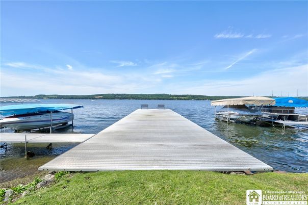 Exterior, Lake
