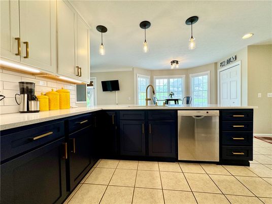 Interior, Kitchen, Pendant Lights, Recessed Lighting, Stainless Steel Appliances