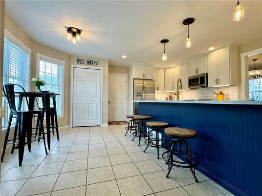 Interior, Kitchen, Pendant Lights, Recessed Lighting, Stainless Steel Appliances