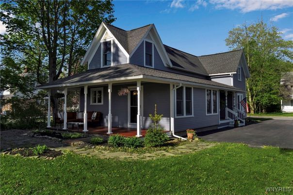 Exterior, Facade, Cape Cod