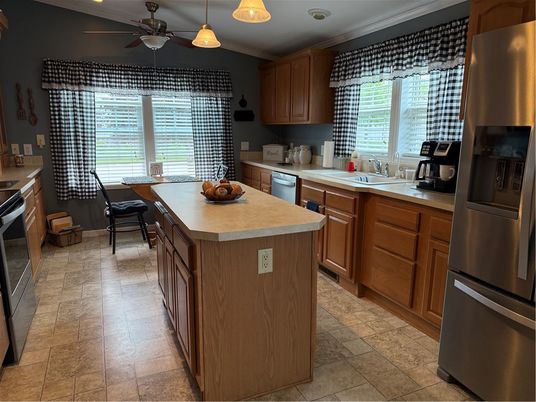 Dining room, Interior, Kitchen, Recessed Lighting, Stainless Steel Appliances