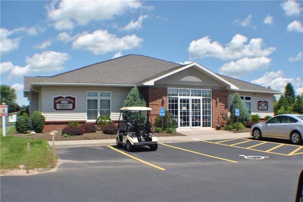 Exterior, Facade, Brick Facade, Ranch