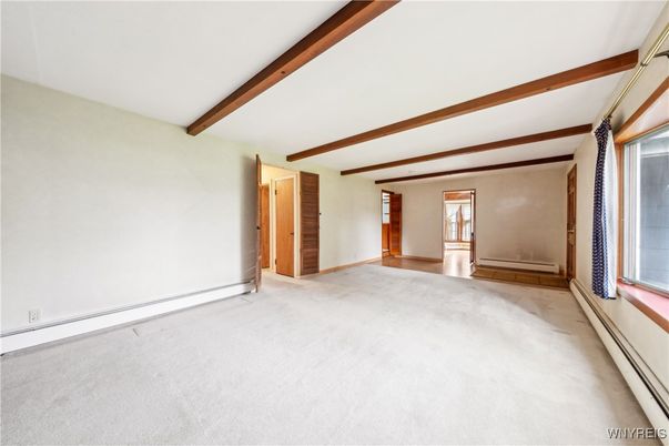 Empty room, Interior, Wooden Beams
