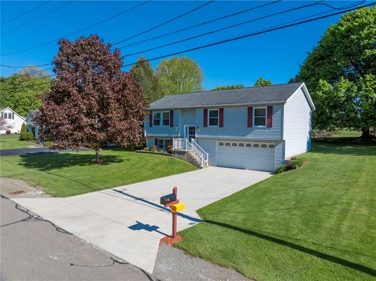 Attached, Exterior, Facade, Raised Ranch