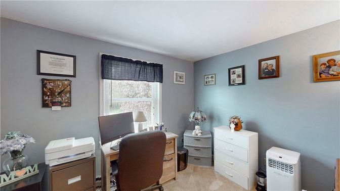 Home Office, Interior