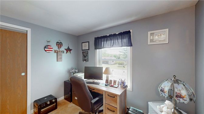 Home Office, Interior
