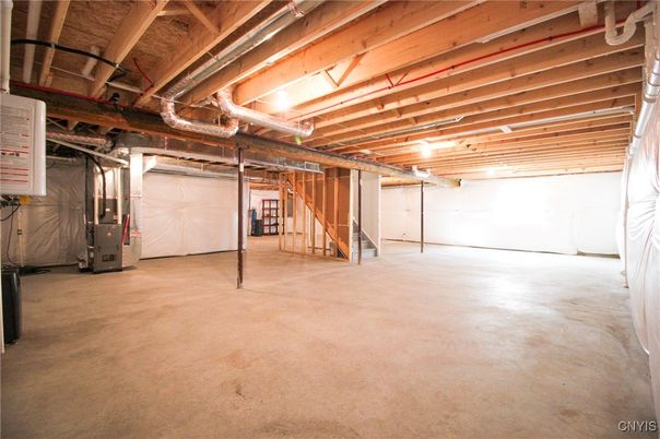 Garage, Interior, Wooden Beams