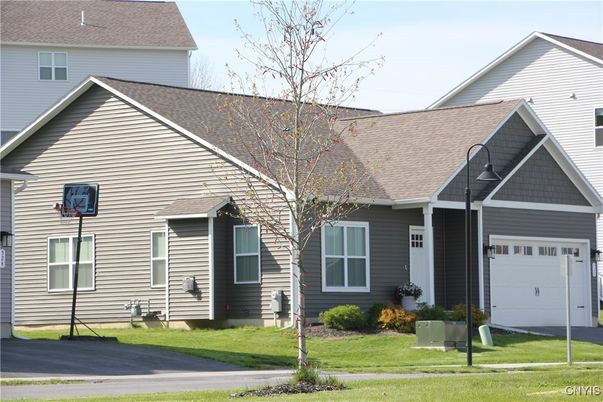 Attached, Exterior, Facade, Farmhouse