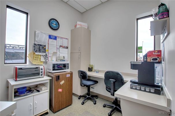 Home Office, Interior