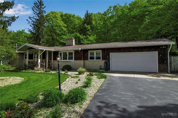 Attached, Exterior, Facade, Brick Facade, Ranch