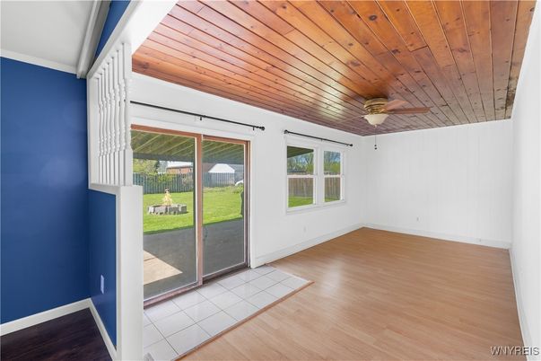 Empty room, Interior, Wooden Ceilings, Wood Texture Flooring