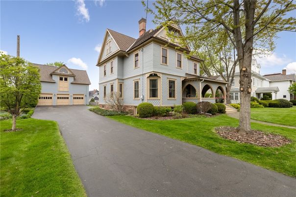 Attached, Backyard, Exterior, Facade, Queen Anne Victorian
