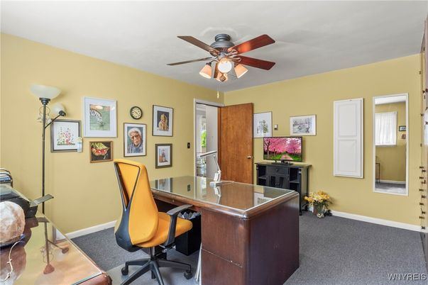 Home Office, Interior