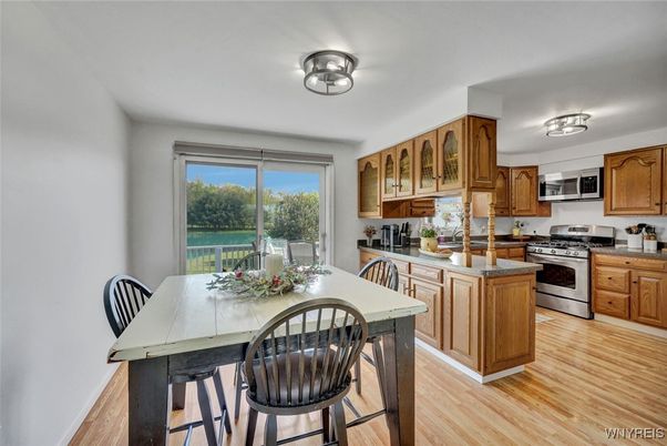 Dining room, Interior, Kitchen, Stainless Steel Appliances, Wood Texture Flooring