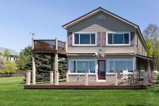 Backyard, Exterior, Facade, Queen Anne Victorian