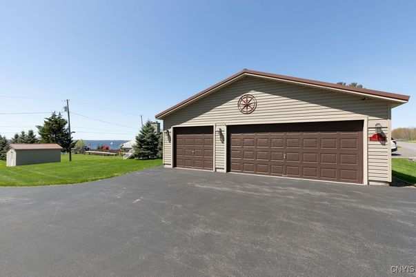 Detached Garage, Exterior