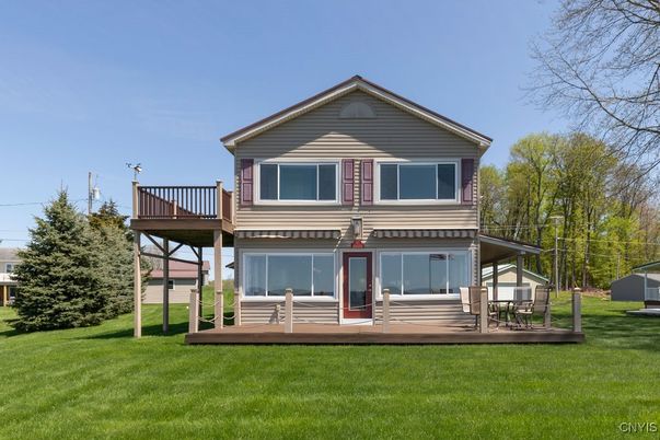 Backyard, Exterior, Facade, Queen Anne Victorian