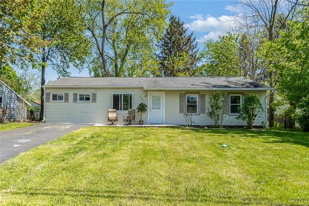 Backyard, Exterior, Facade, Ranch
