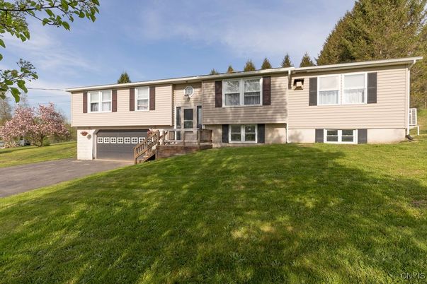 Attached, Exterior, Facade, Raised Ranch