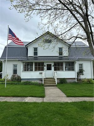 Exterior, Facade, Farmhouse