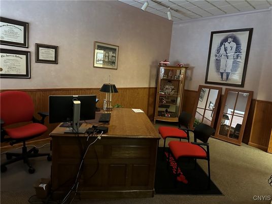 Home Office, Interior