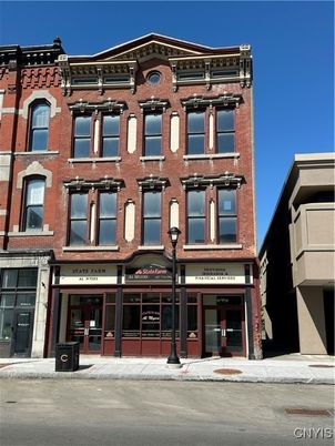 Exterior, Facade, Brick Facade, Rowhouse