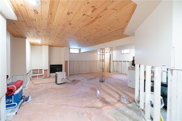 Empty room, Fireplace, Interior, Wooden Ceilings