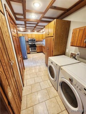 Interior, Recessed Lighting, Washer, Wooden Beams