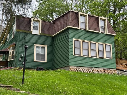 Exterior, Facade, Cape Cod