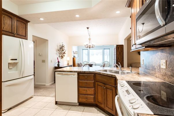 Chandelier, Dining room, Interior, Kitchen, Recessed Lighting