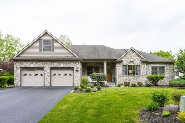 Attached, Exterior, Facade, Brick Facade, Ranch